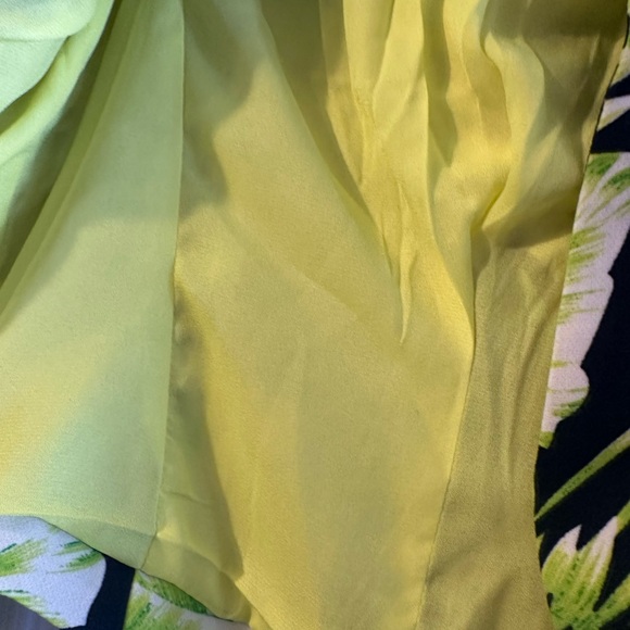 Ovi Green and Black Blazer with Bold Pattern - Picture 7 of 8